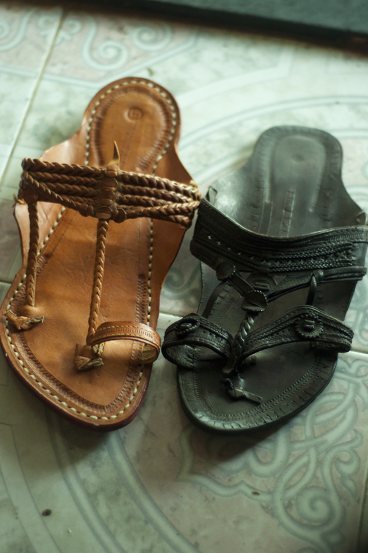 leather toe strap chappals