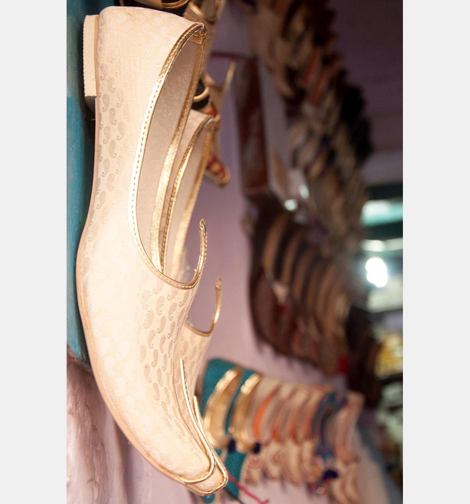 mens sherwani footwear