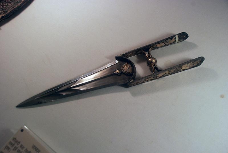 col-sm-4