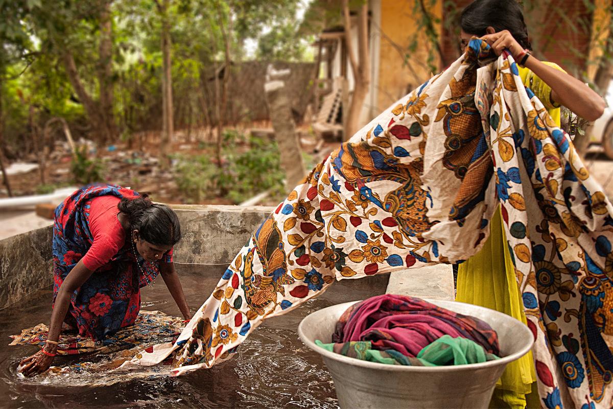 Some fabrics are washed in big tanks of water or in flowing water. col-sm-4